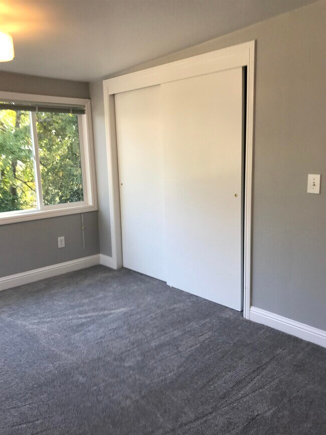 Building Photo - 7630 Terrace Dr