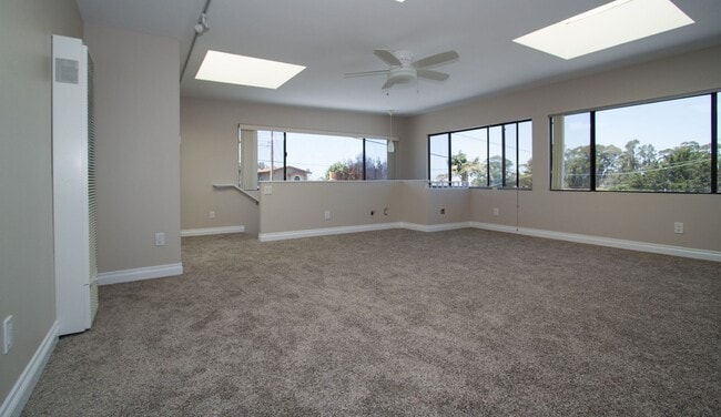 Building Photo - 2 Bedroom, 1 Bath with view of the Bay in charming Cuesta by the Sea