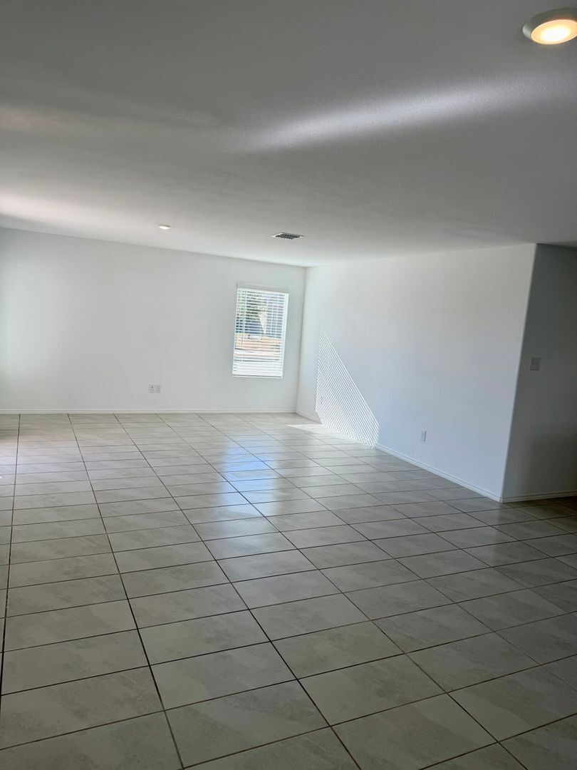 Building Photo - 9001 Thrasher Trl