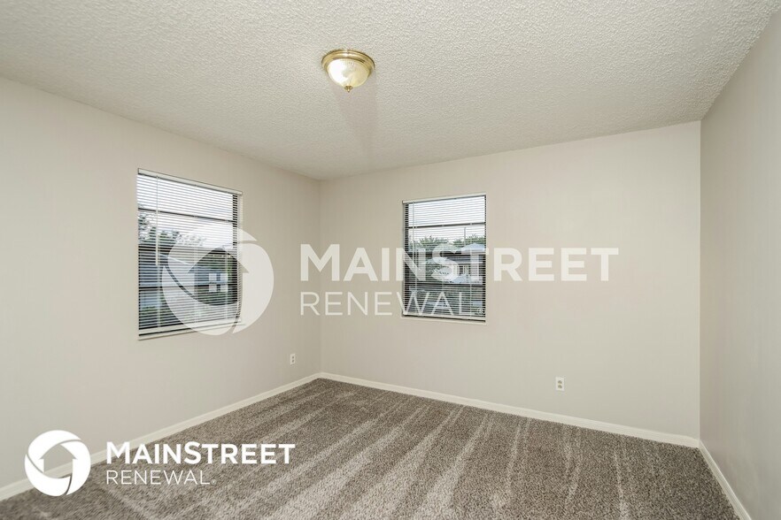 Building Photo - 339 13th Ln SW