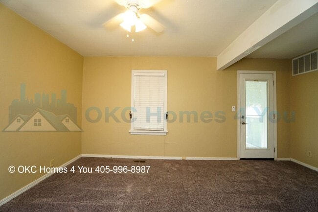 Building Photo - Stylish, Updated 2 Bedroom House!