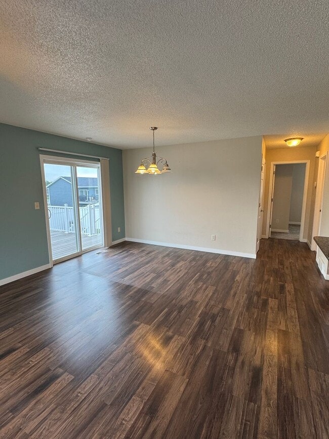 Building Photo - Beautiful Home in NW Mandan for Rent