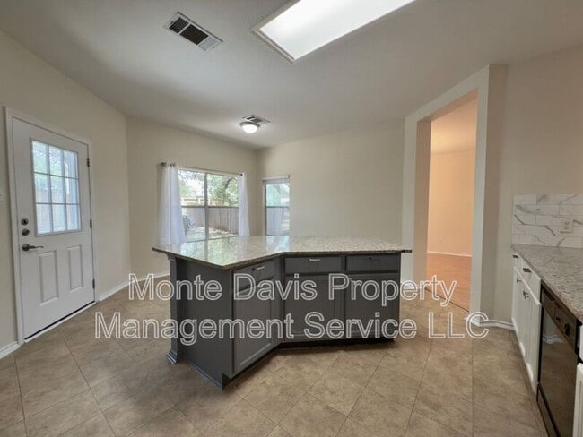 Building Photo - 1206 Devil Ridge