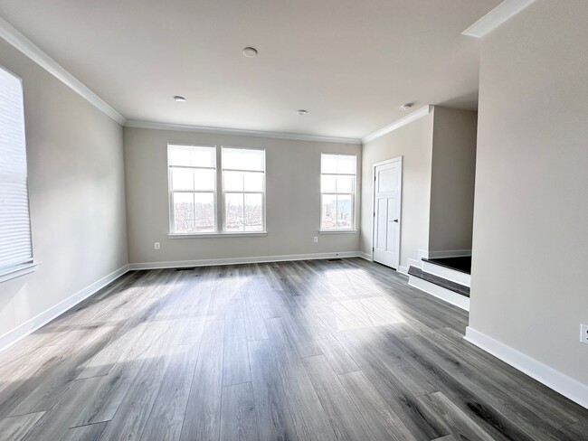 Building Photo - 4023 Purple Flora Bnd