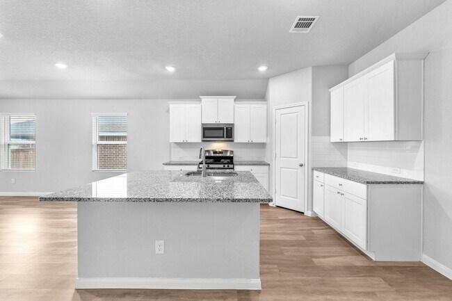 Building Photo - 1044 Raceland Rd