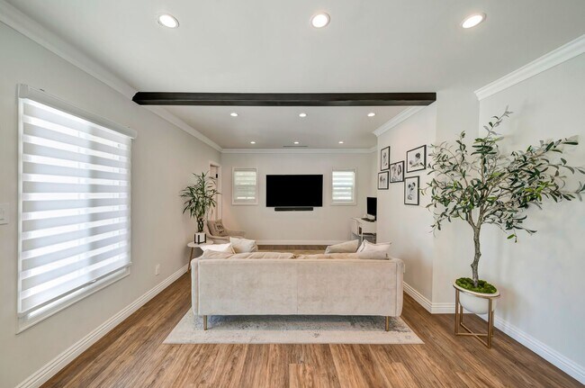 Building Photo - 7847 Apperson St