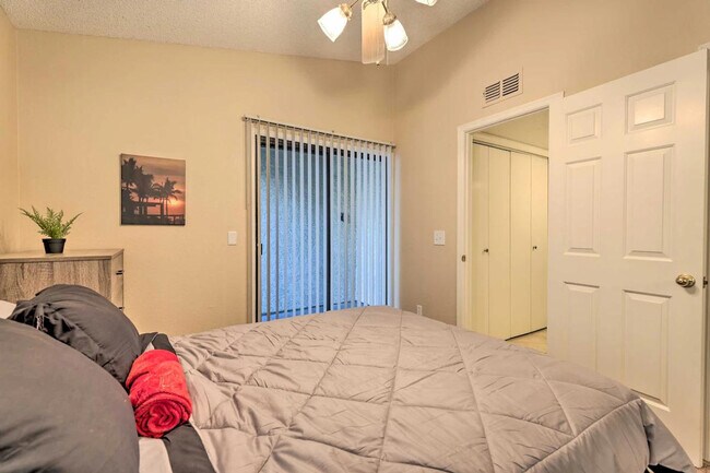 Building Photo - 170 E Guadalupe Rd