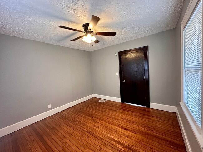 Building Photo - DEPOSIT MOVES YOU IN! No rent due until Au...