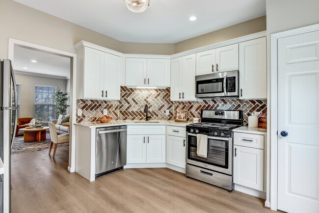 Building Photo - 12527 Heykens Ln