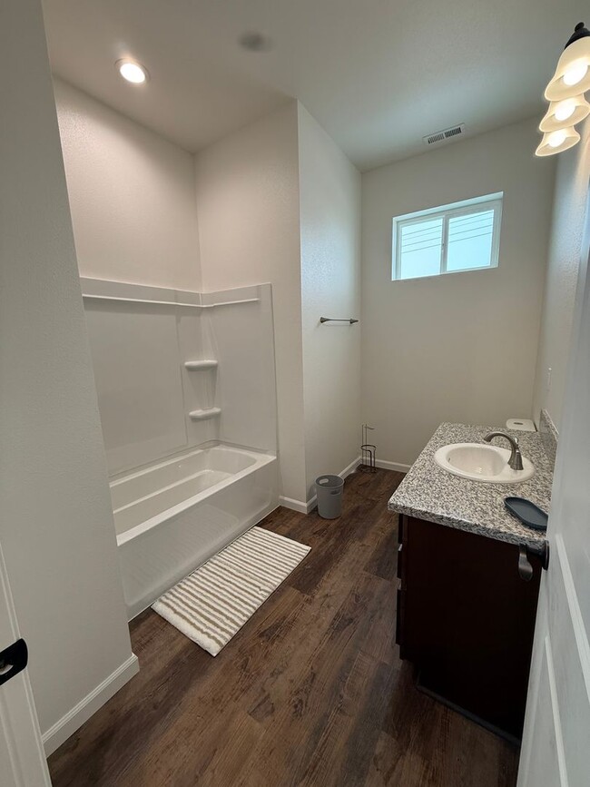 Building Photo - Fully Furnished