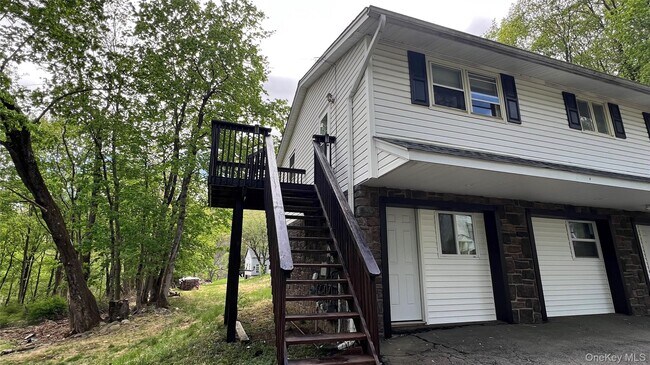 Primary Photo - 315 W Main St