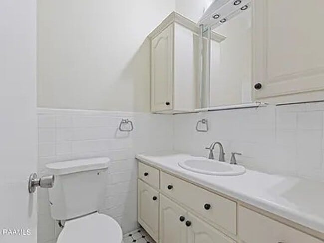 Building Photo - 118 Wedgewood Dr