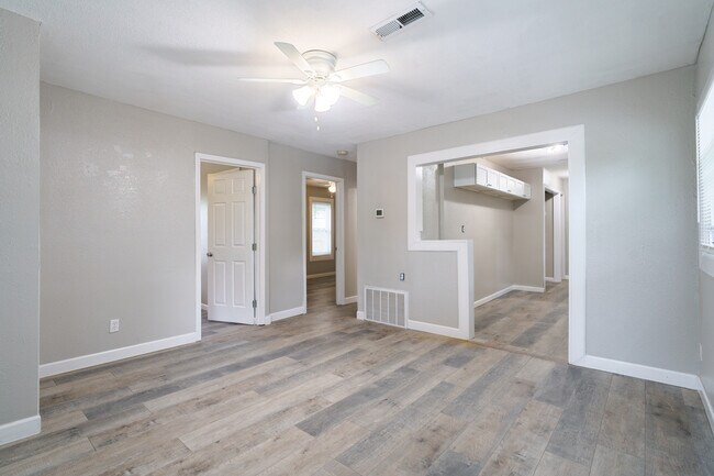Building Photo - 4005 White St