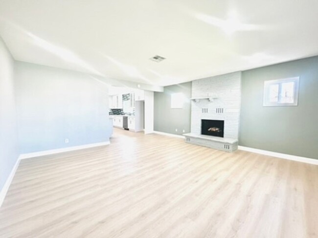 Building Photo - Stunningly Renovated 3-Bedroom, 2-Bathroom...