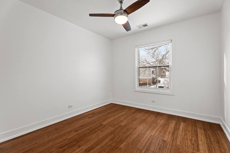 Building Photo - 327 Wildberry Ct