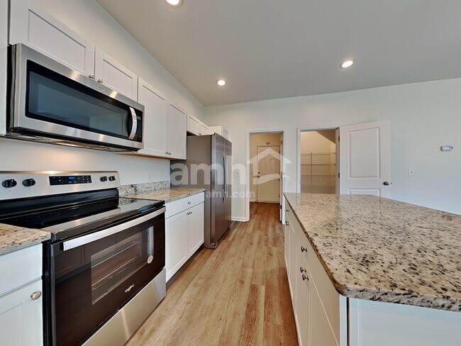 Building Photo - 136 Weeping Cypress Dr