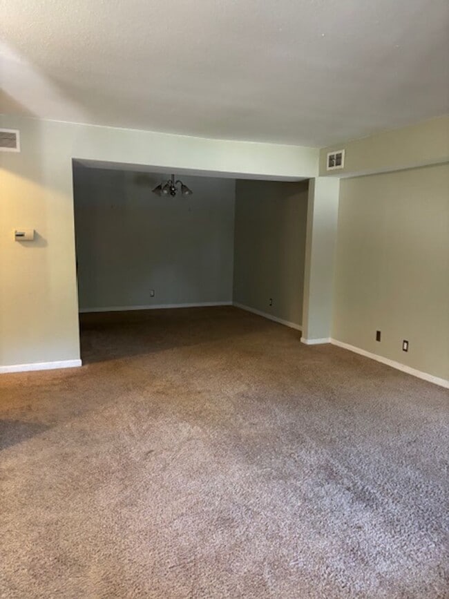 Building Photo - 2 BEDROOM/2 BATH CONDO FOR LEASE IN NORTHVILLE