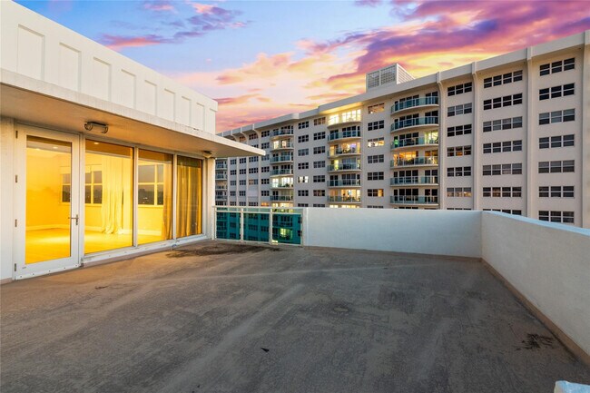 Building Photo - 3430 Galt Ocean Dr