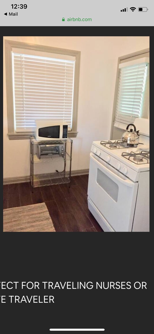 Kitchen - 3622 W Adams Blvd