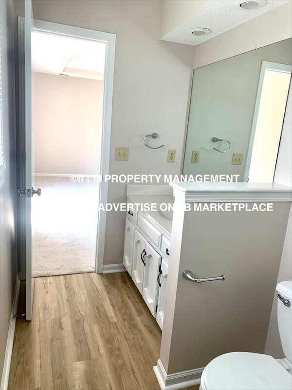 Building Photo - 6011 N Harden Ct
