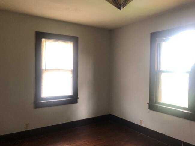 Building Photo - 17-19 Park Avenue (Havilah II)