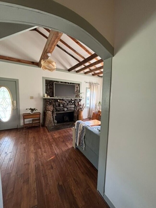 Building Photo - Rare Oasis: 2BR Home with Large Loft Area on 1.5 Acres Bordering National Forest and Fronting Dry...