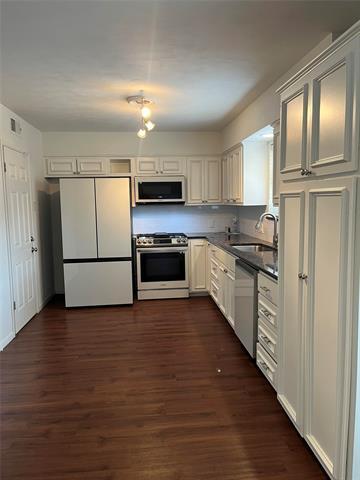 Building Photo - 2127 Clarksdale Dr