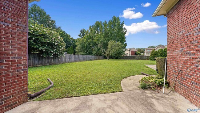 Building Photo - 111 Rolling Lea Pl