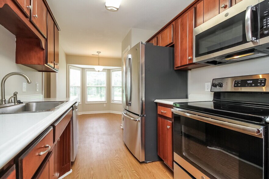 Building Photo - 731 Clear Cir