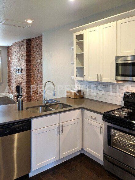 Building Photo - 1319 E 27th Ave