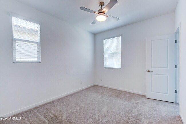 Building Photo - 9902 E Tamery Ave
