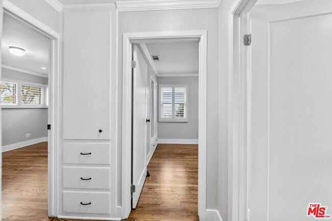 Building Photo - 18148 Hartland St