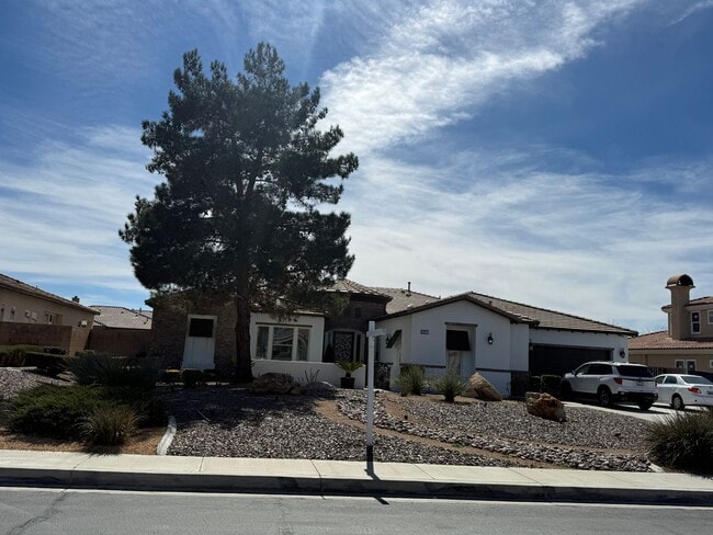 Building Photo - Stonebrook Estates-3 Bedrooms, 3351 SQFT of Luxury & Entertainment