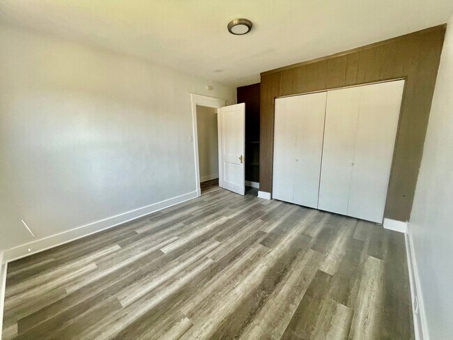 Building Photo - 1 Bed 1 Bath- Pittsburgh PA