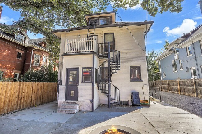 Building Photo - $2,180.95 - Charming 1 bed, 1 bath located in Denver with Bonus Flex Room!