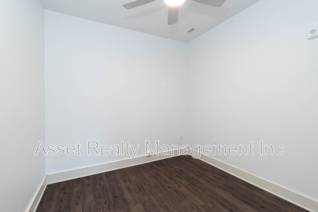 Building Photo - 1120 Franck St