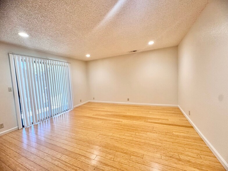 Interior Photo - Stadium Village Apartments