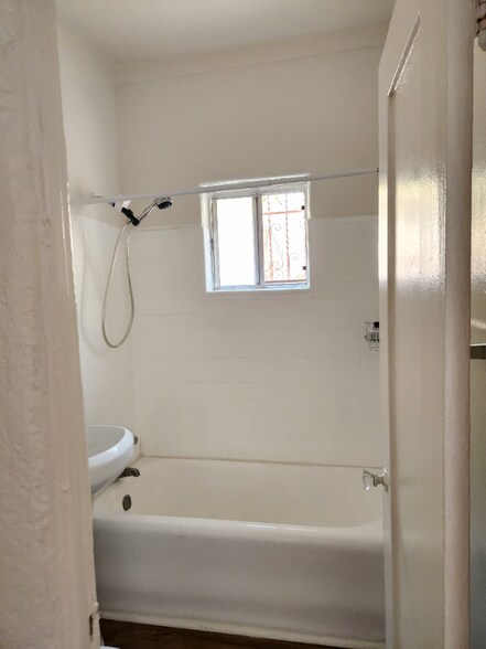 Building Photo - 1845 N Gramercy Pl