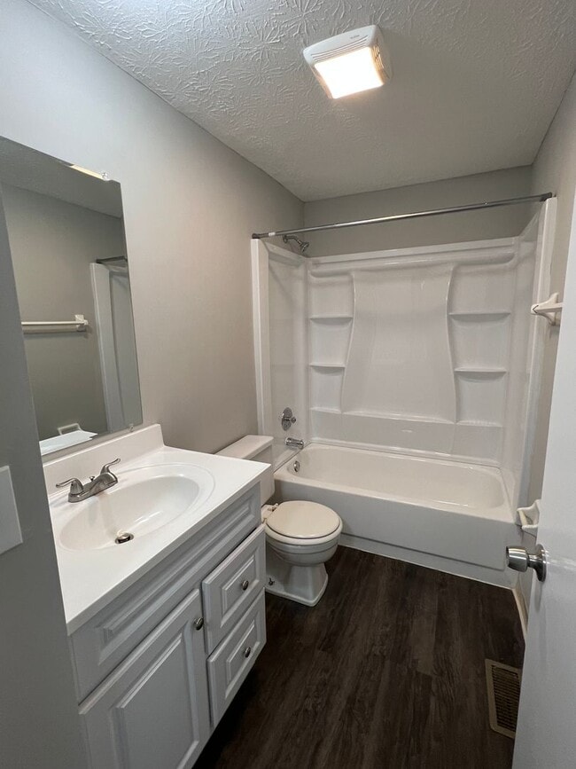 Building Photo - *RENT SPECIAL* Updated 2 Bedroom 1.5 Bathroom Condo with a partially finished basement