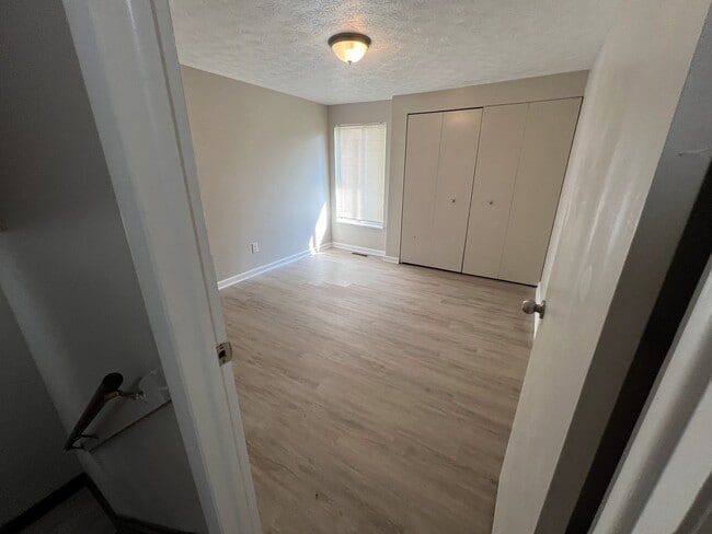 Building Photo - 9412 Mt Auburn Ave