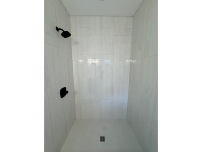 Building Photo - Beautiful Renovated Studio with All Utilit...