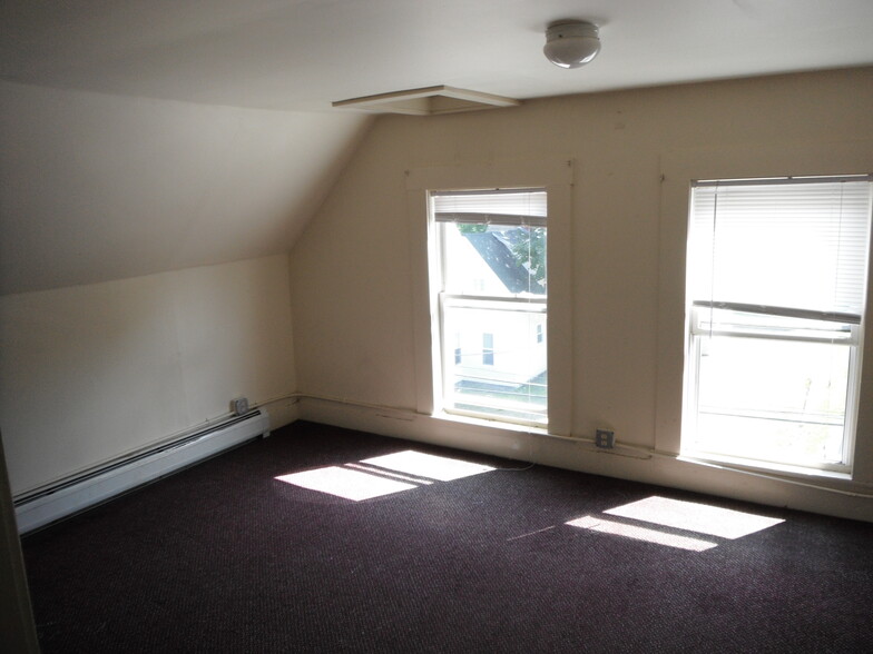 Bedroom 3 - 20 Merrill St
