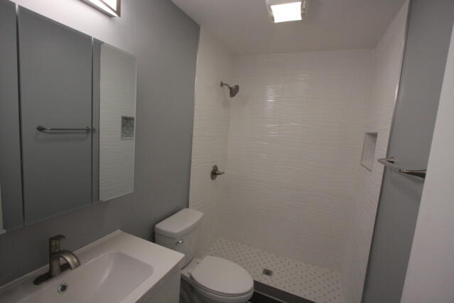 Building Photo - 1143 Goldenrod Rd