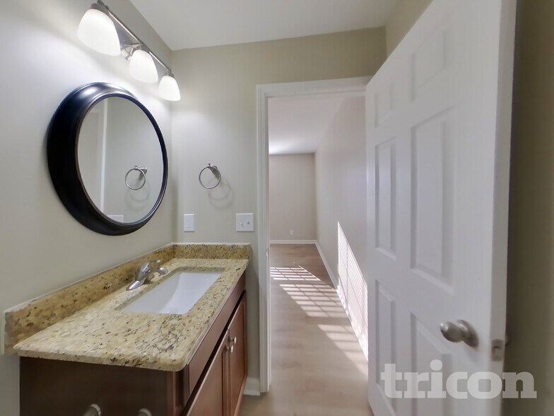 Building Photo - 504 Aurelia Lynn Dr