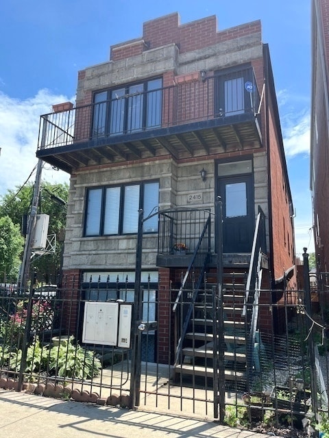 Building Photo - 2415 W Harrison St