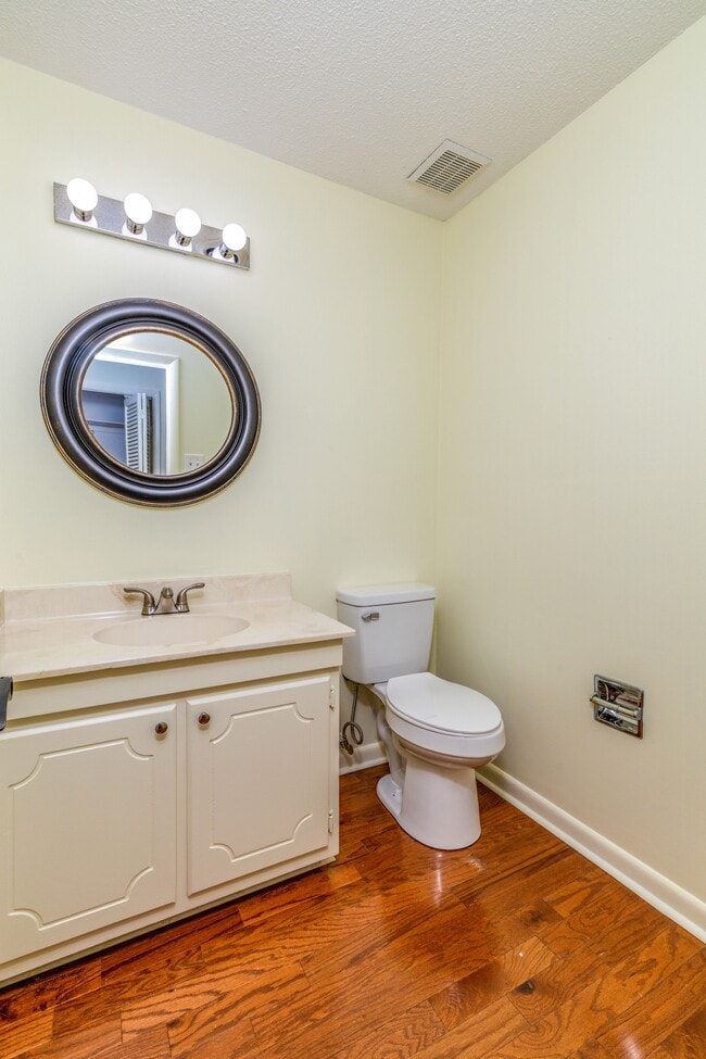 Building Photo - 7914 Gleason Dr NW