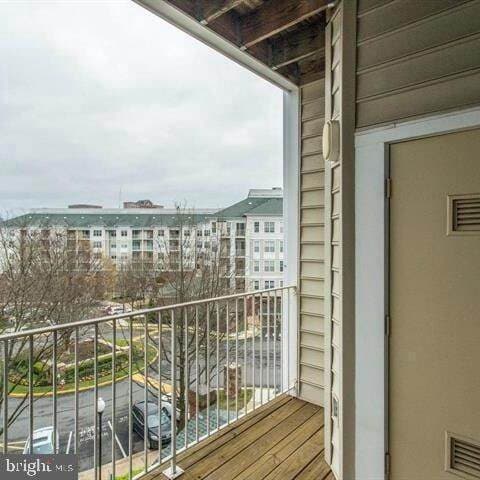 Building Photo - 1625 International Dr