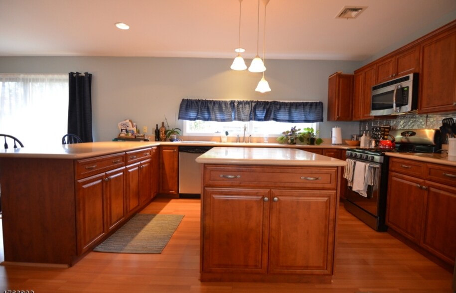 Building Photo - 26 Stryker Ct