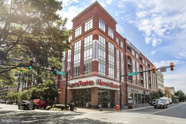 Building Photo - 801 N Fairfax St