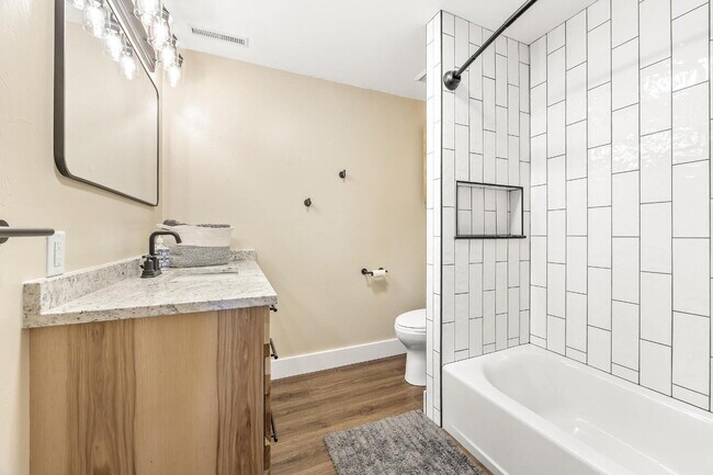 Building Photo - Hillside Hideaway in Historic Virginia Cit...